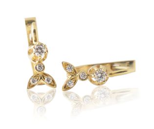עגילי זהב משובצים יהלומים 